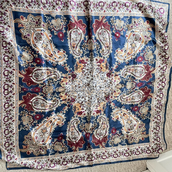 Accessories - Scarf 90×90cm